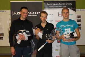 1. kaavion voittajat 1. Matias Tuomi (kesk.), 2. Arttu Moisio (vas.) ja 3. Aleksi Leskinen (oik.)